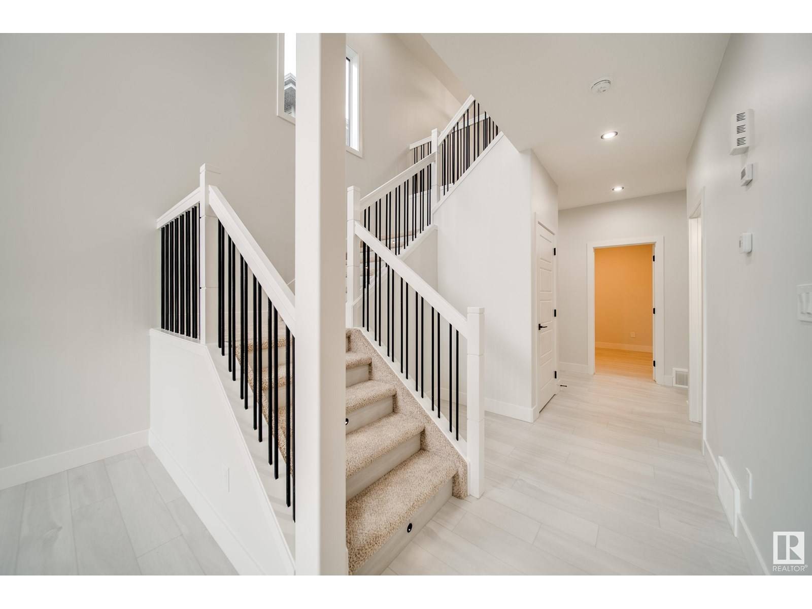 Edmonton, AB T5Z0S8,8811 183 AV NW
