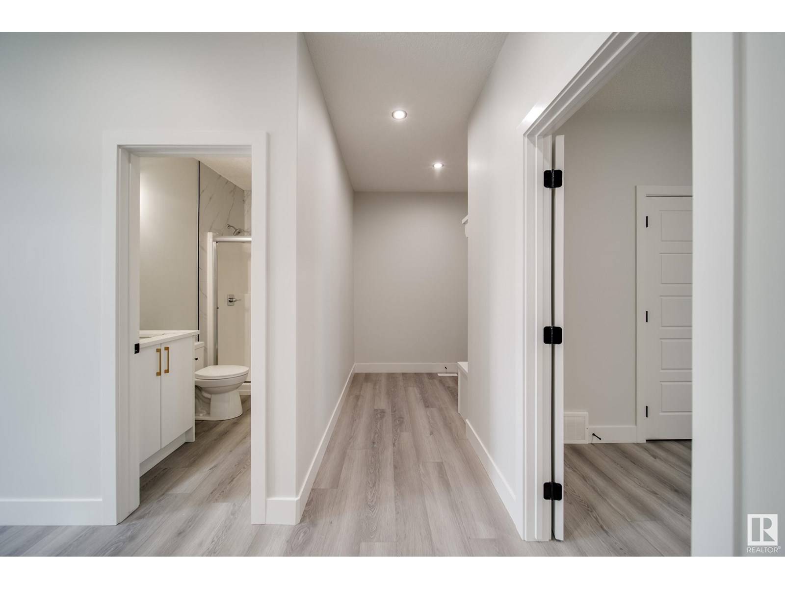 Edmonton, AB T5Z0S8,8747 183 AV NW