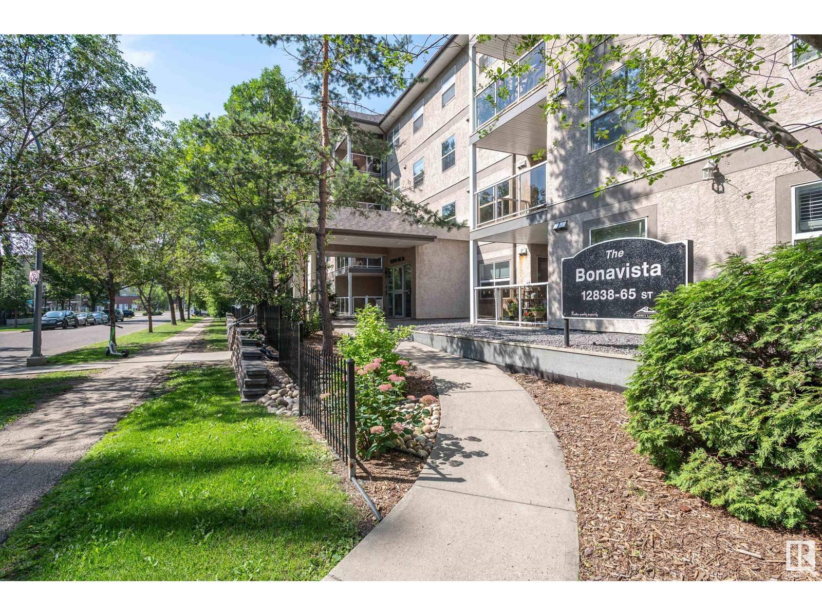 #301 12838 65 ST NW, Edmonton, AB T5A5H3
