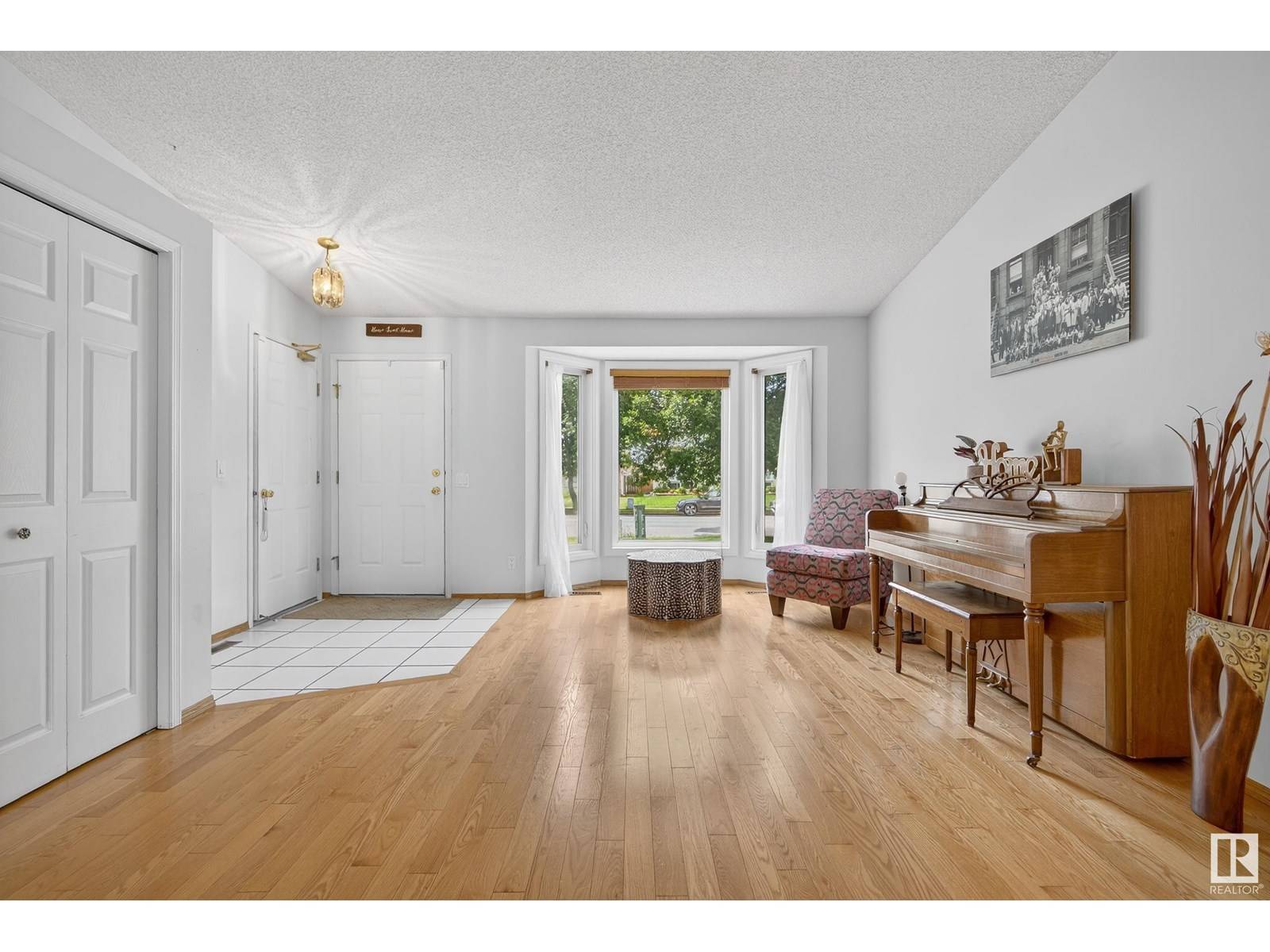 Edmonton, AB T5Z2W7,16915 91 ST NW