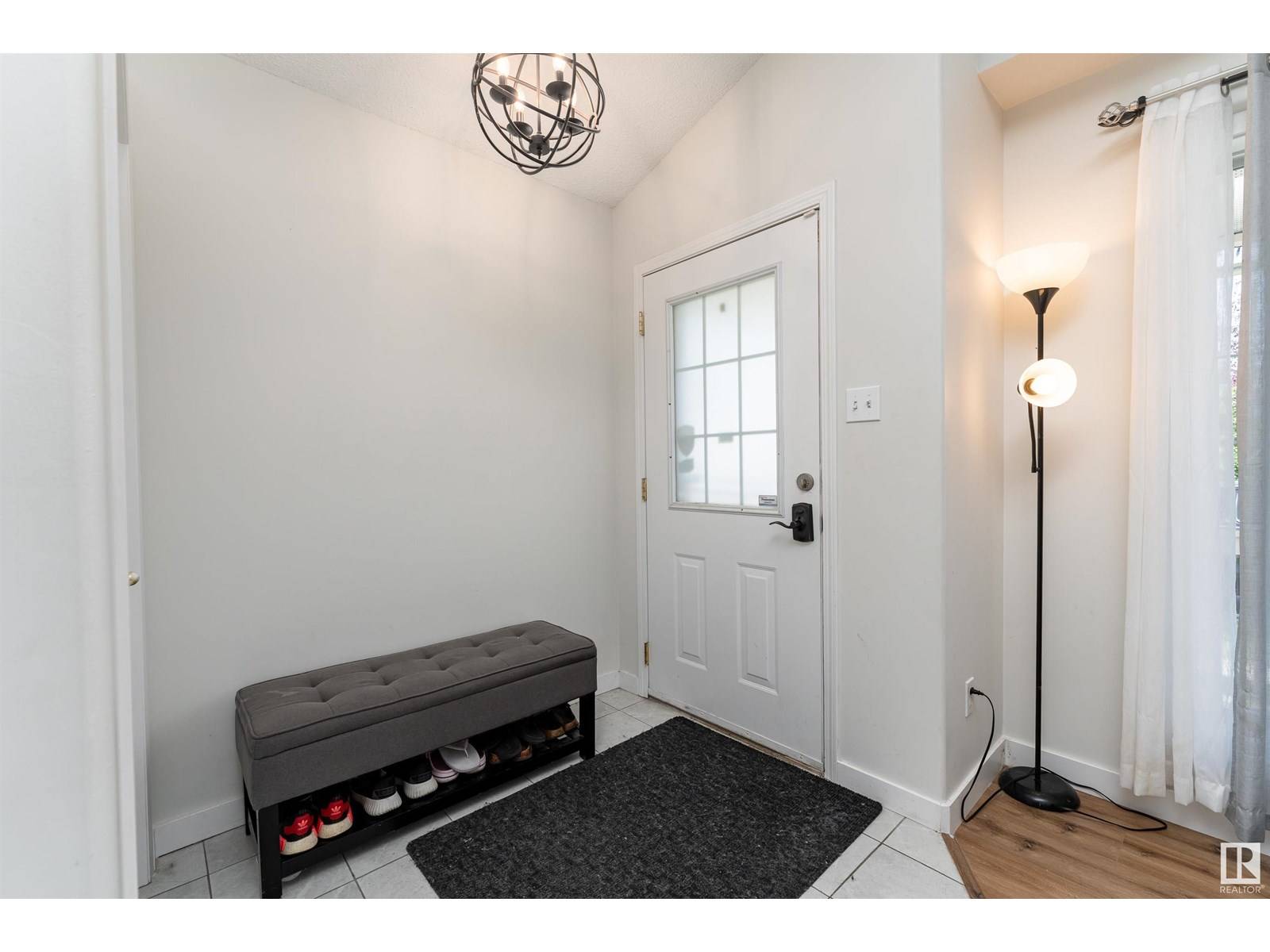 Edmonton, AB T6R2W6,1760 TURVEY BN NW