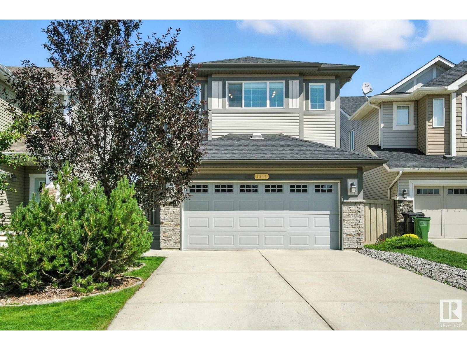 3916 AGAR CO SW, Edmonton, AB T6W2G3