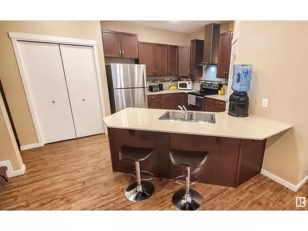 Edmonton, AB T6W2V9,4436 ANNETT CM SW