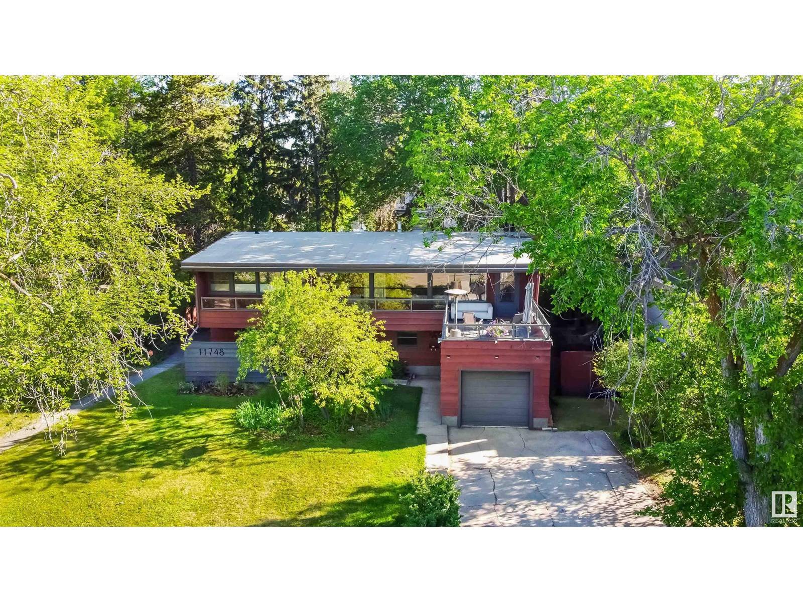 Edmonton, AB T6G1Z5,11748 UNIVERSITY AV NW