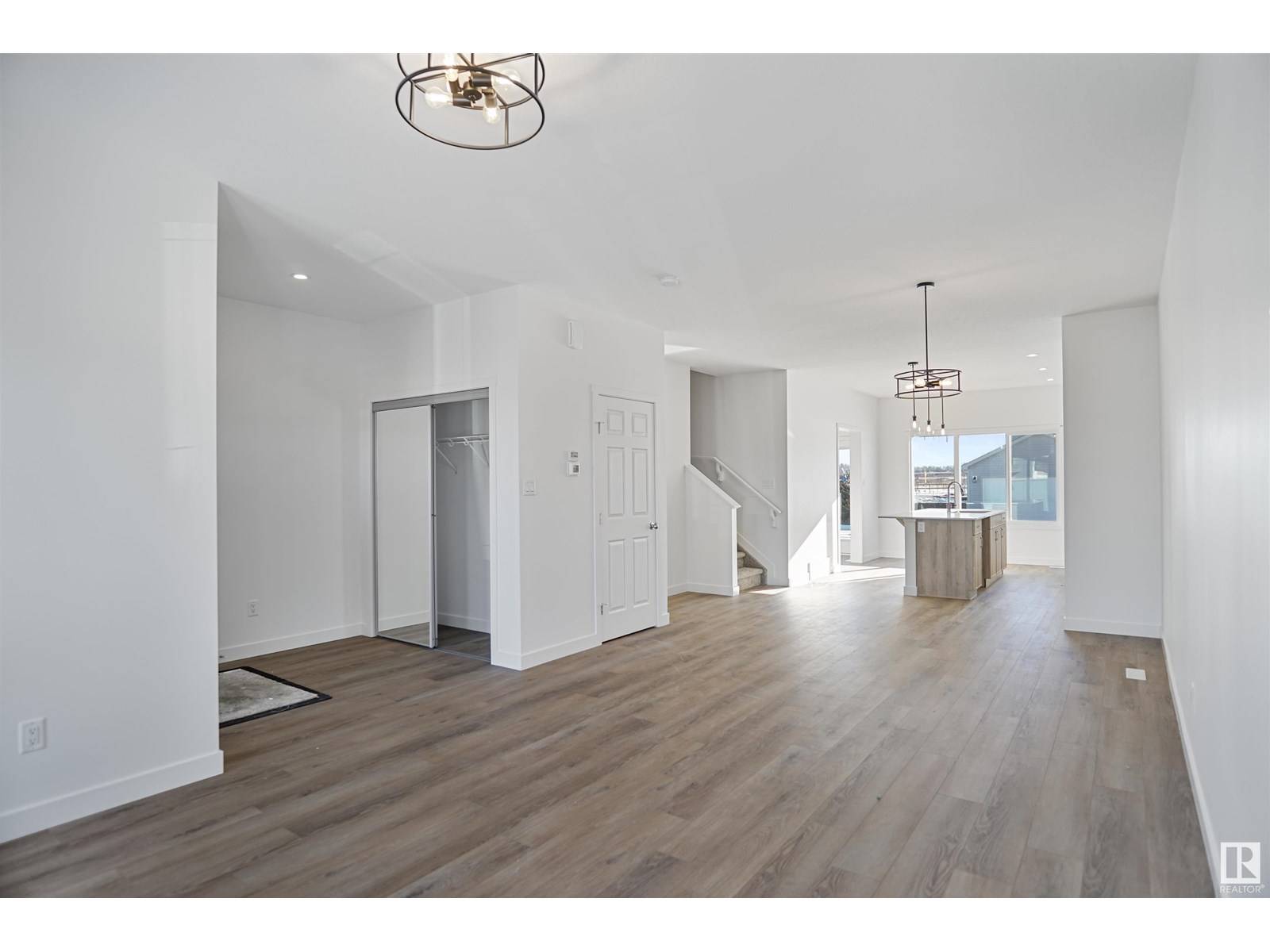Spruce Grove, AB T7X2Z7,1076 MCLEOD AV