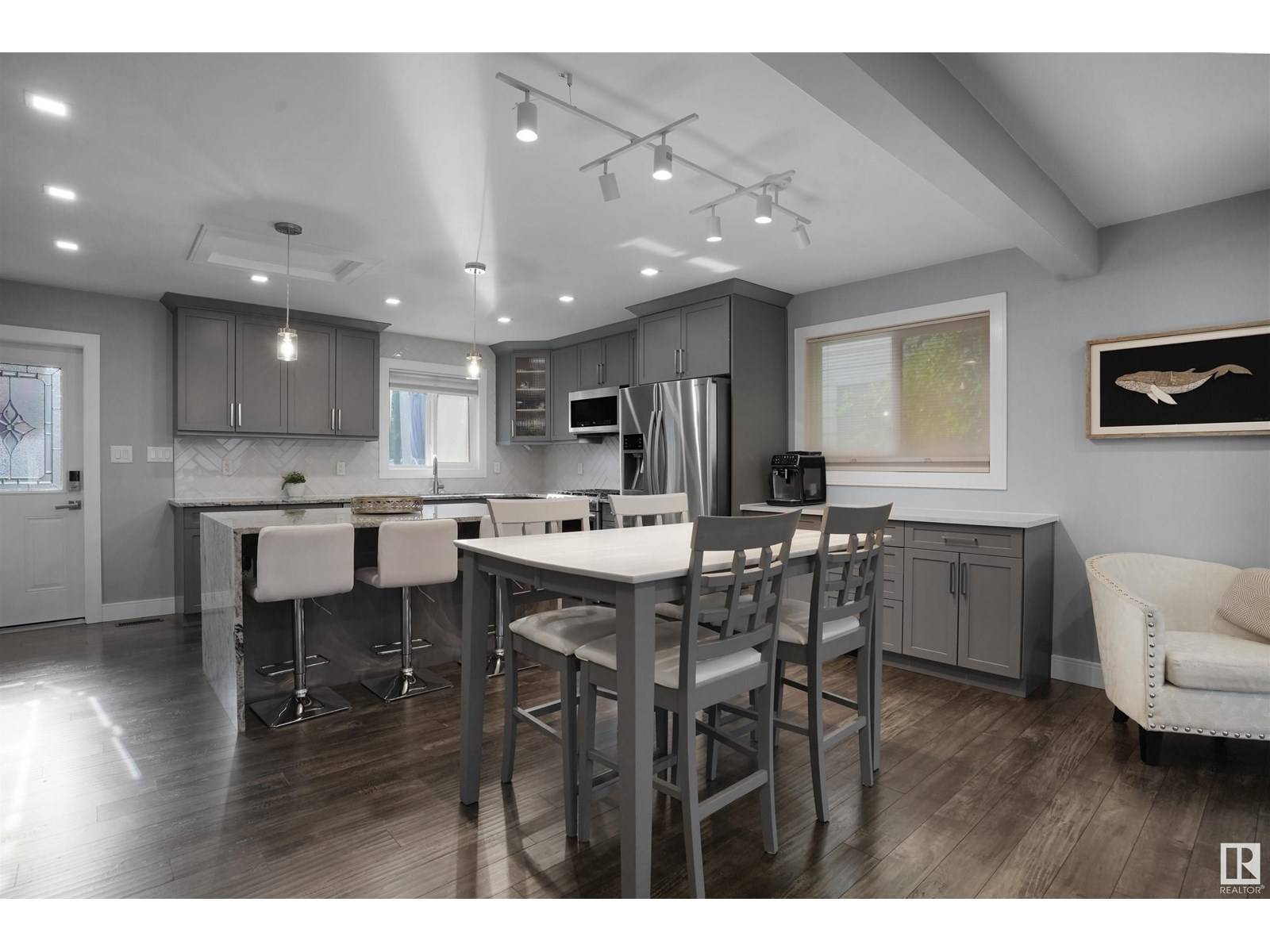 Edmonton, AB T6L3E9,1840 35 ST NW