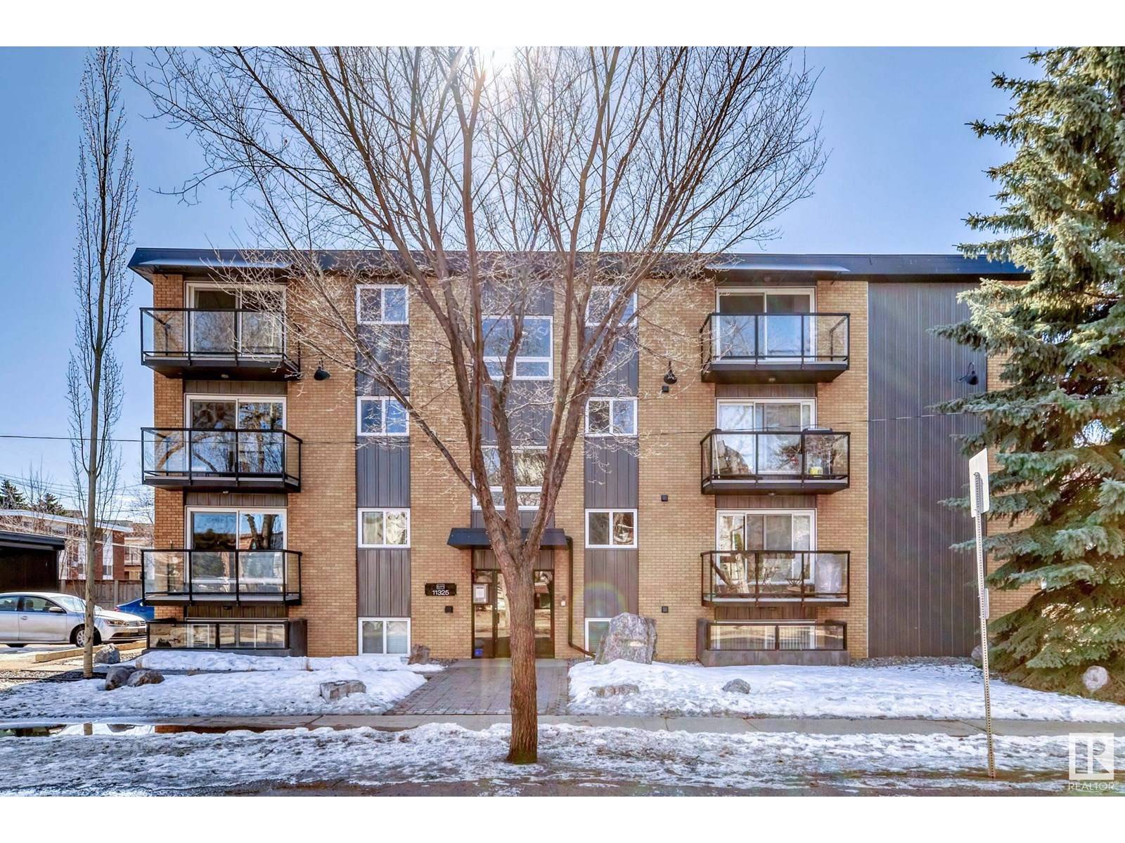 Edmonton, AB T5X0S3,#102 11325 103 AV NW