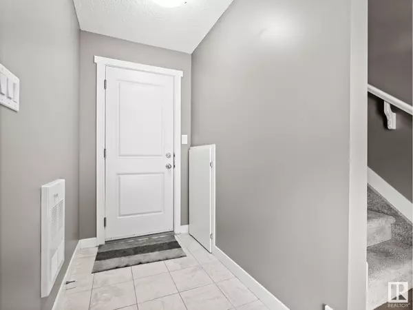 Edmonton, AB T6W3X1,#98 1203 163 ST SW