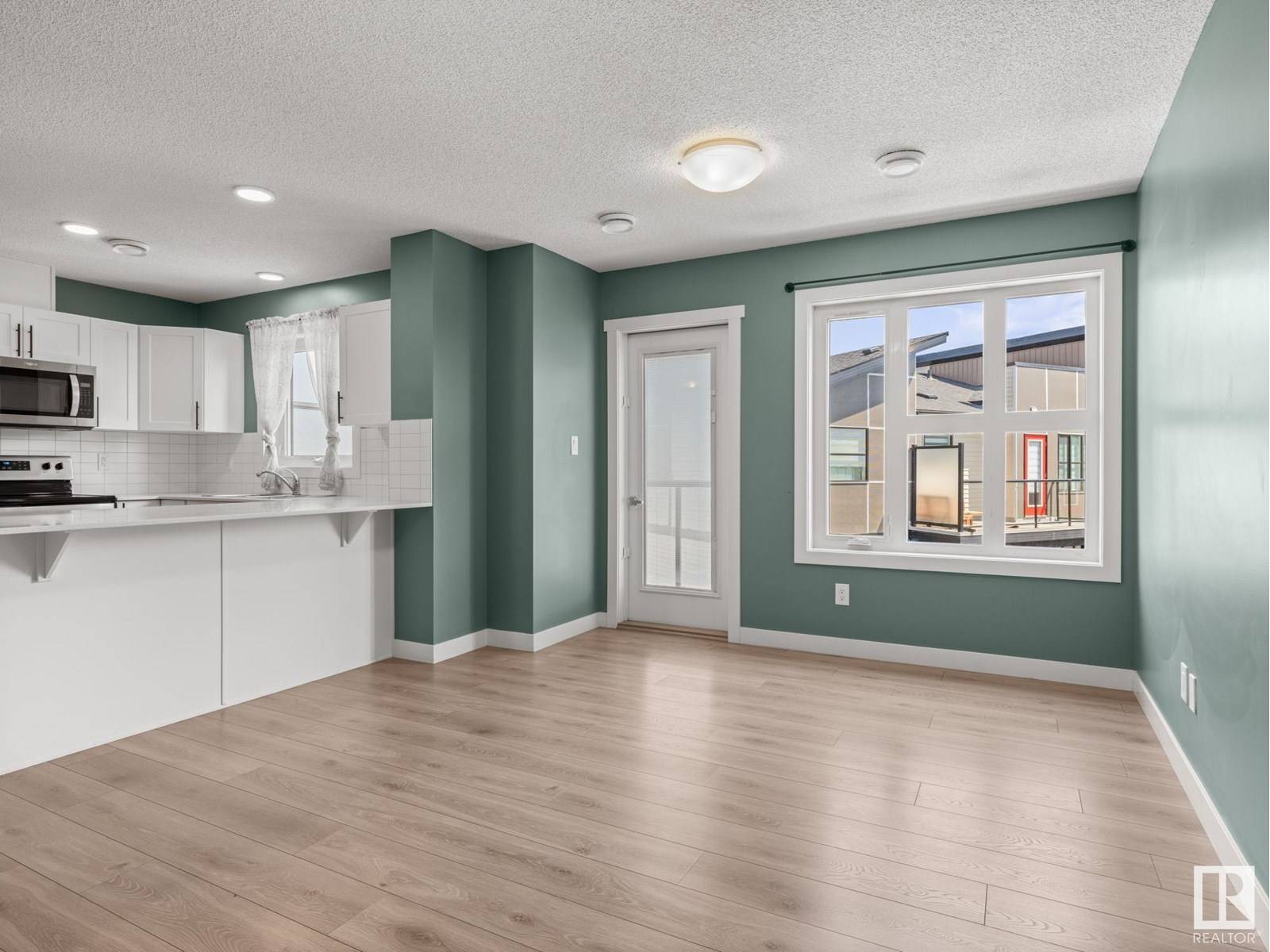 Edmonton, AB T6W3X1,#98 1203 163 ST SW