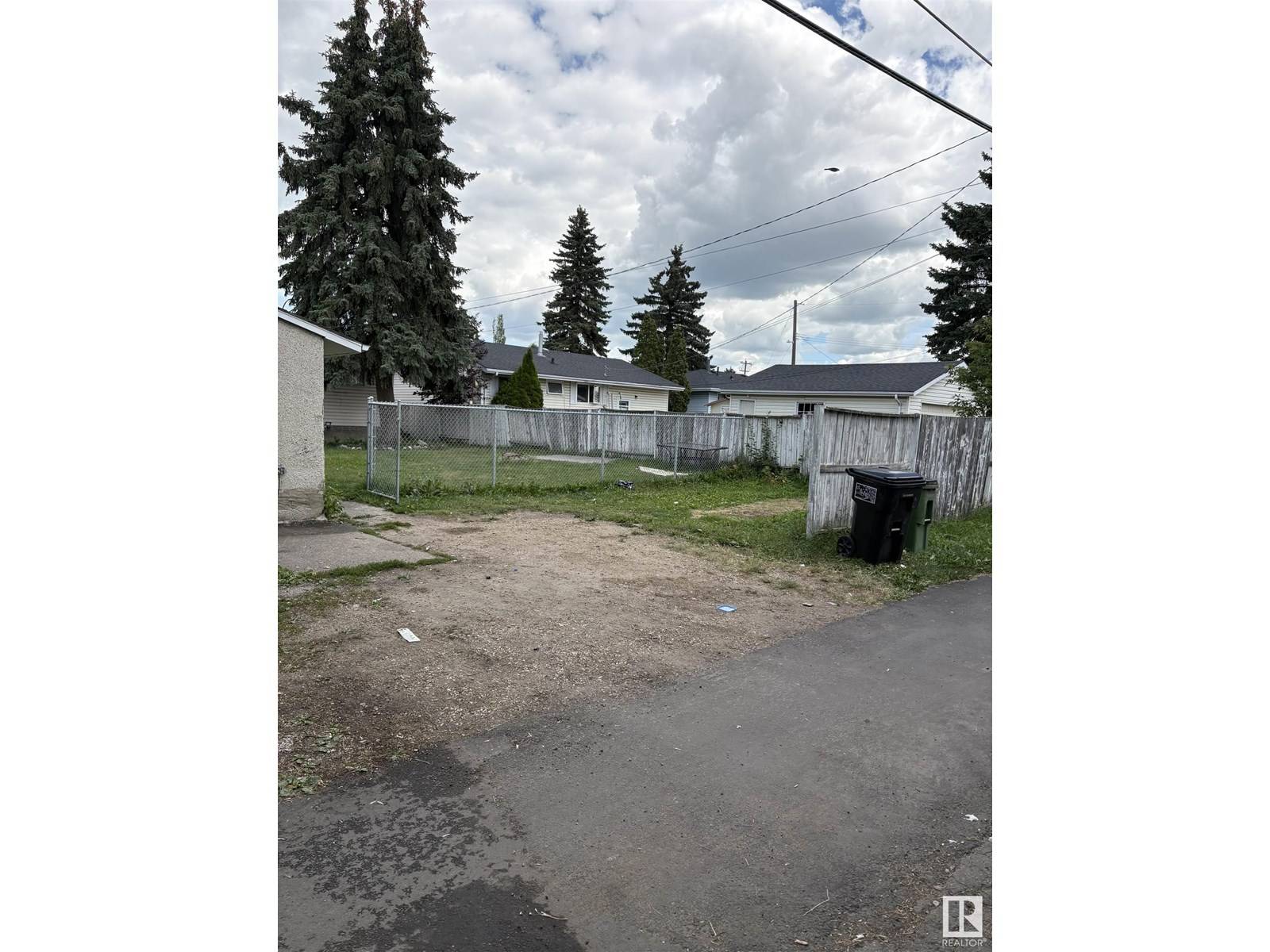Edmonton, AB T5E1N9,10115 135 AV NW