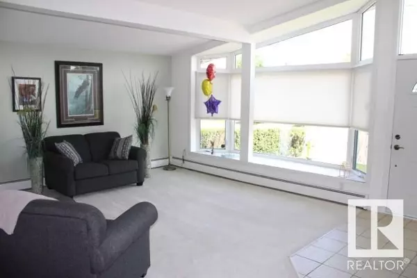 Edmonton, AB T5C0K3,13304 70 ST NW