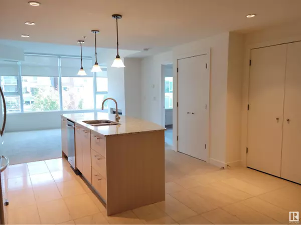 Edmonton, AB T6J3T1,#314 2612 109 ST NW