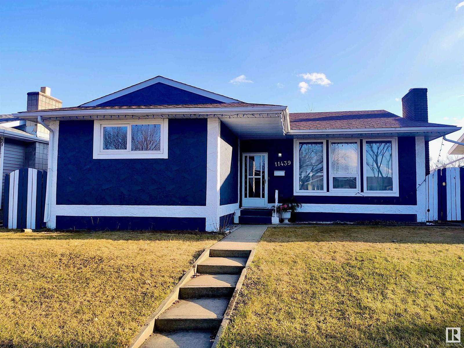 11439 145 AV NW, Edmonton, AB T5X1M1