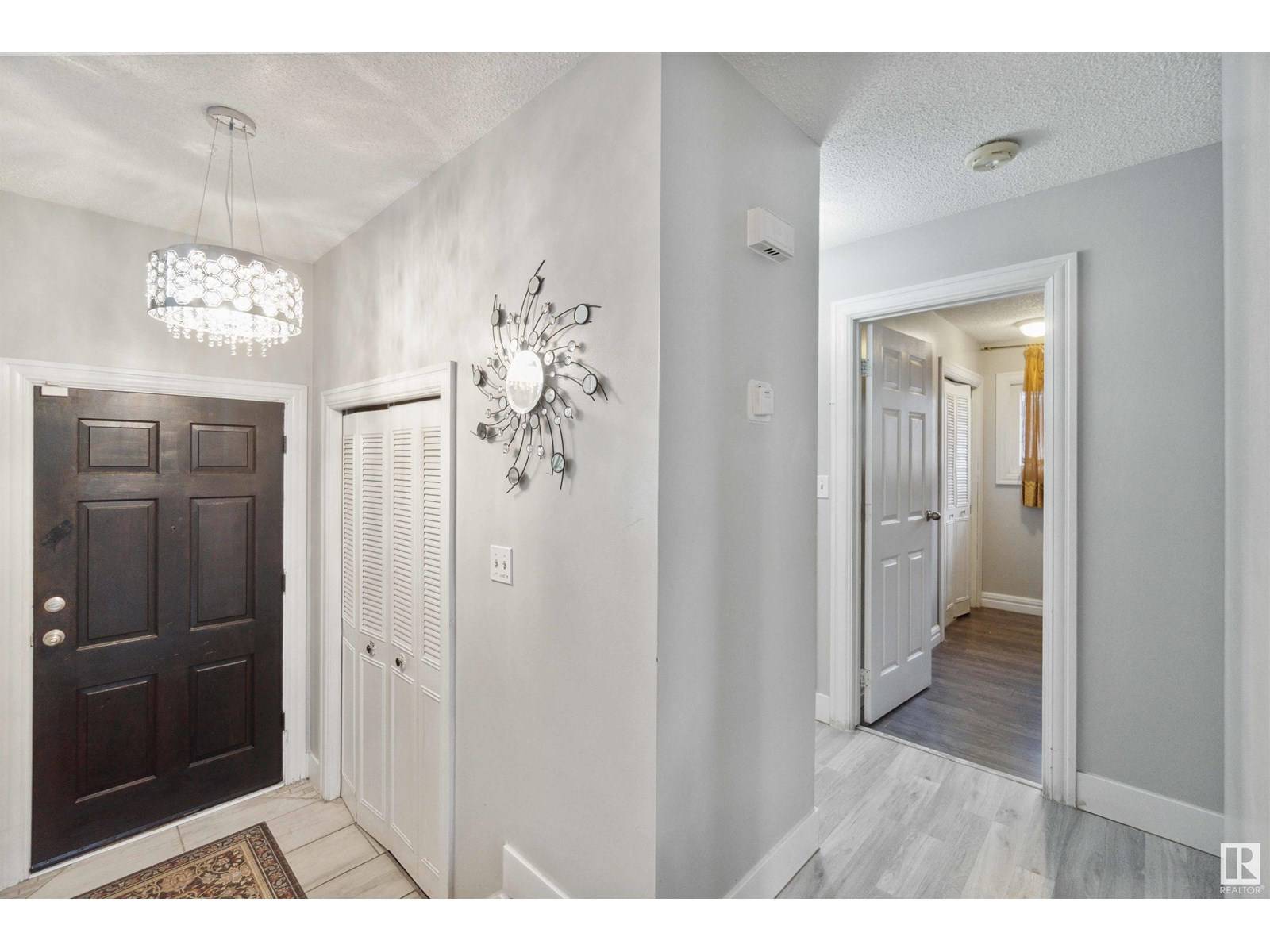 Edmonton, AB T5X1M1,11439 145 AV NW
