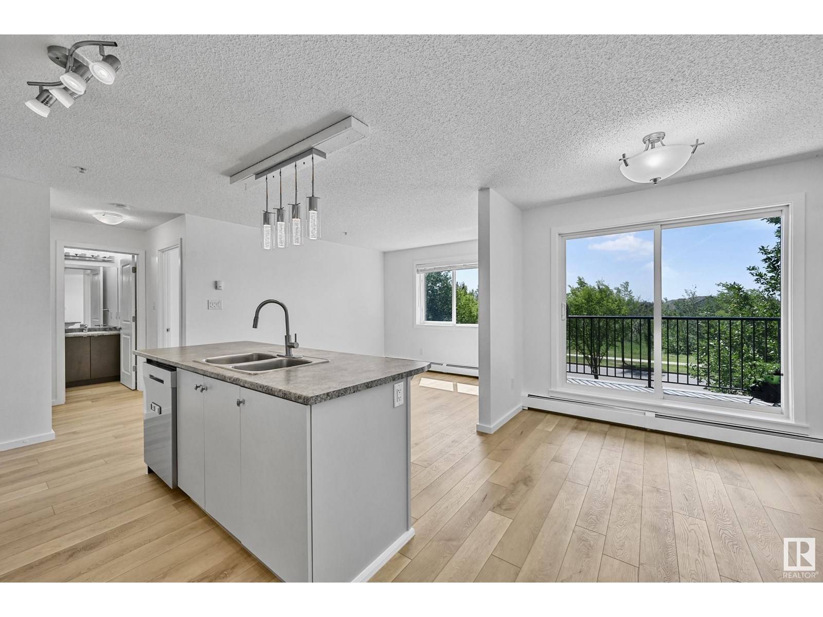 Edmonton, AB T6V0L2,#227 504 ALBANY WY NW