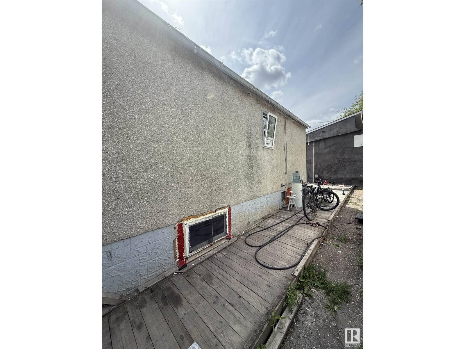 Edmonton, AB T5P2Z9,10150 159 Street NW