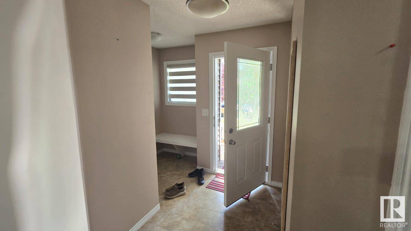 Edmonton, AB T6X0N1,1632 65 ST SW