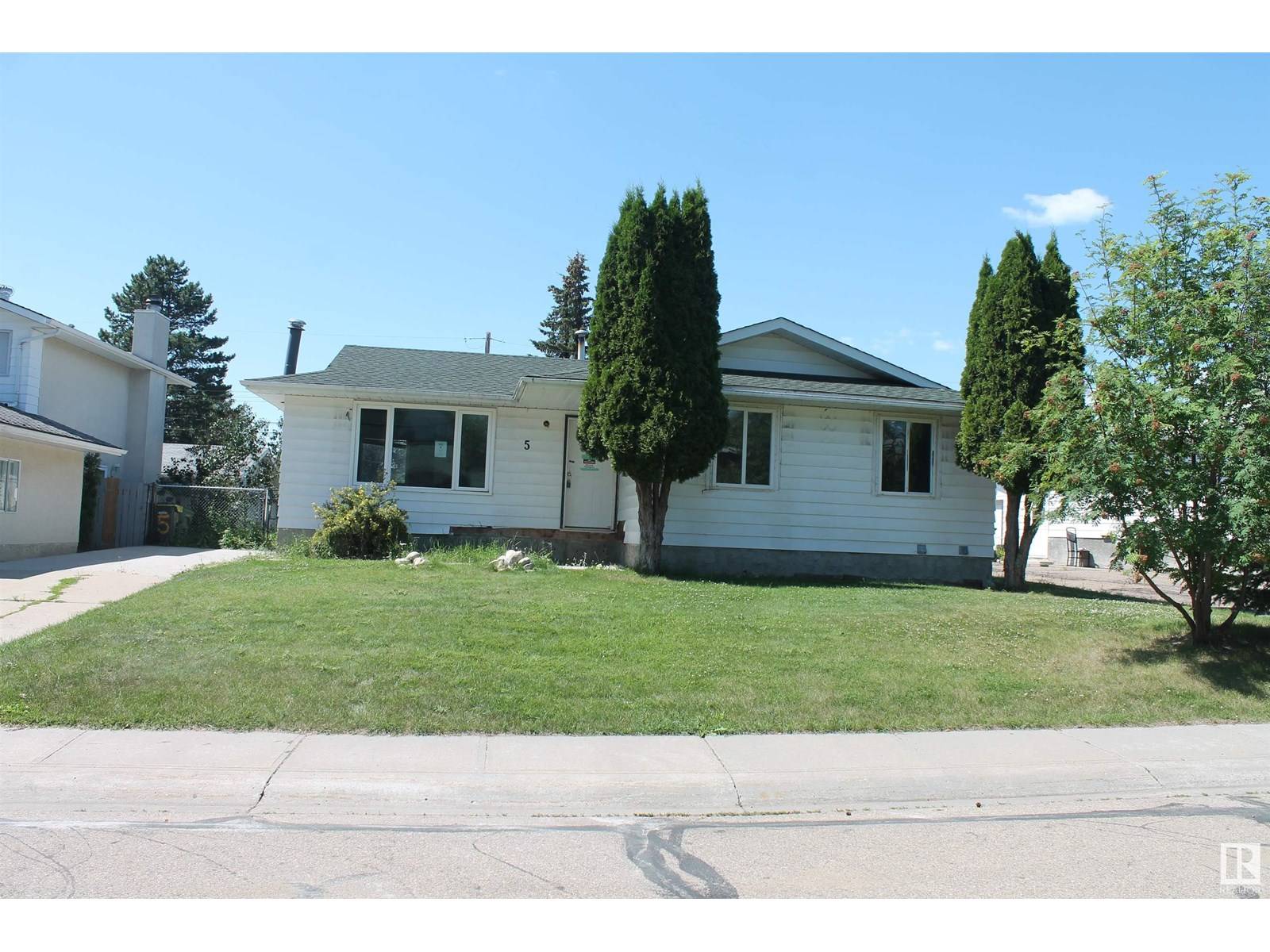5 PEACE RIVER DR, Devon, AB T9G1N3
