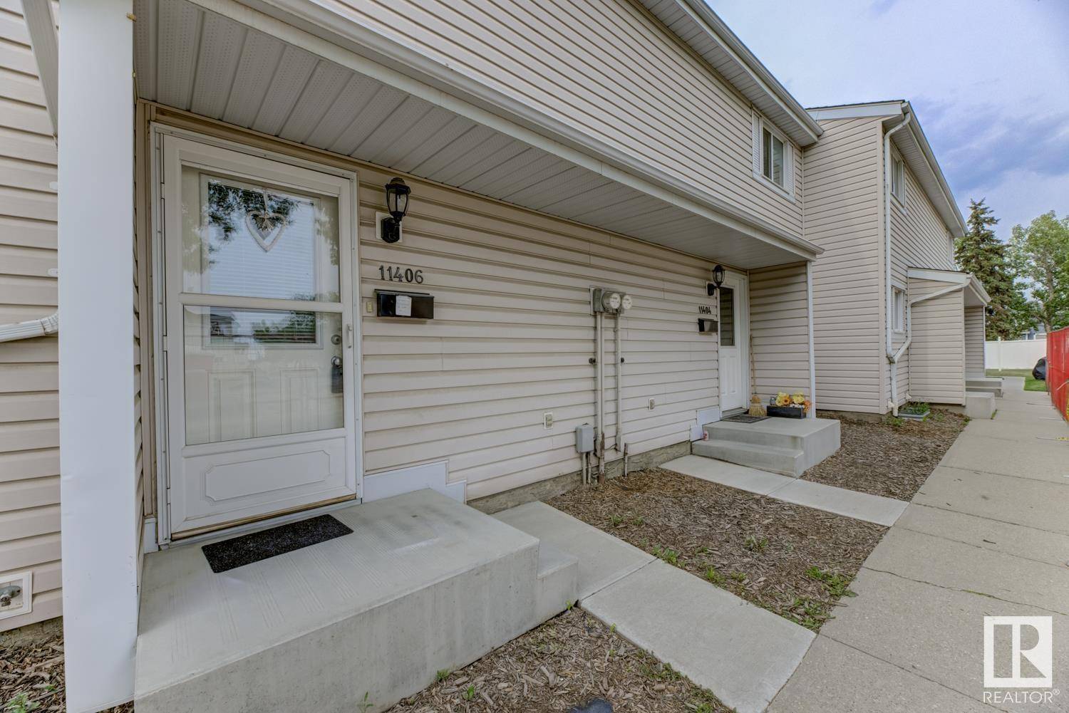 11406 139 AV NW, Edmonton, AB T5X3L4