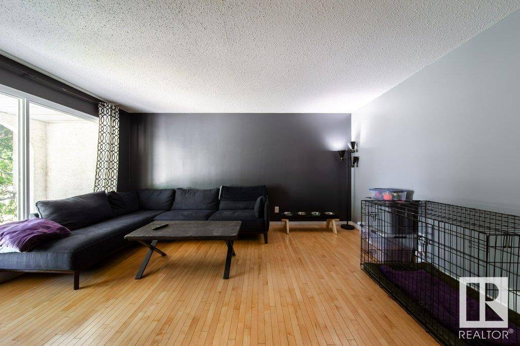 Fort Saskatchewan, AB T8L3J2,9604 82 ST