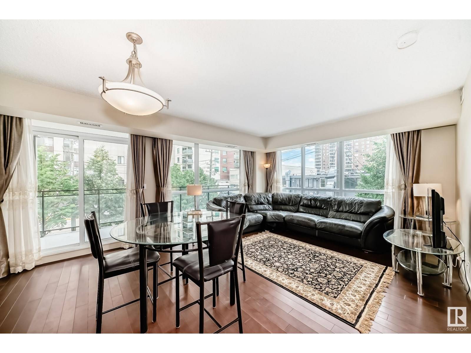 #203 10046 117 ST NW, Edmonton, AB T5K1X2