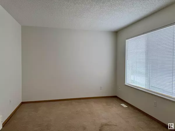 Spruce Grove, AB T7X4J9,#408 610 KING ST