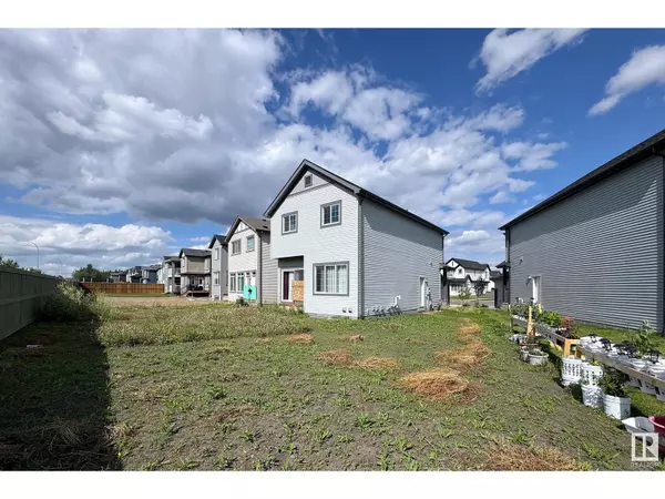 Edmonton, AB T6M1S3,3608 214 ST NW