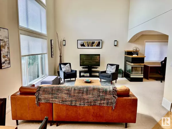 Edmonton, AB T6J7B3,11551 14 AV NW