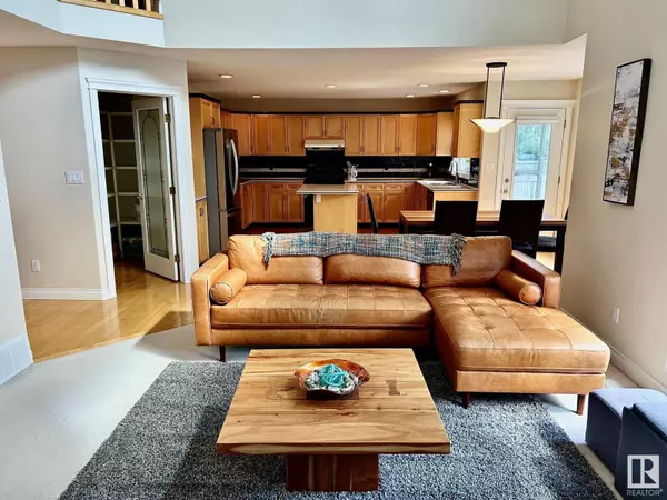 Edmonton, AB T6J7B3,11551 14 AV NW