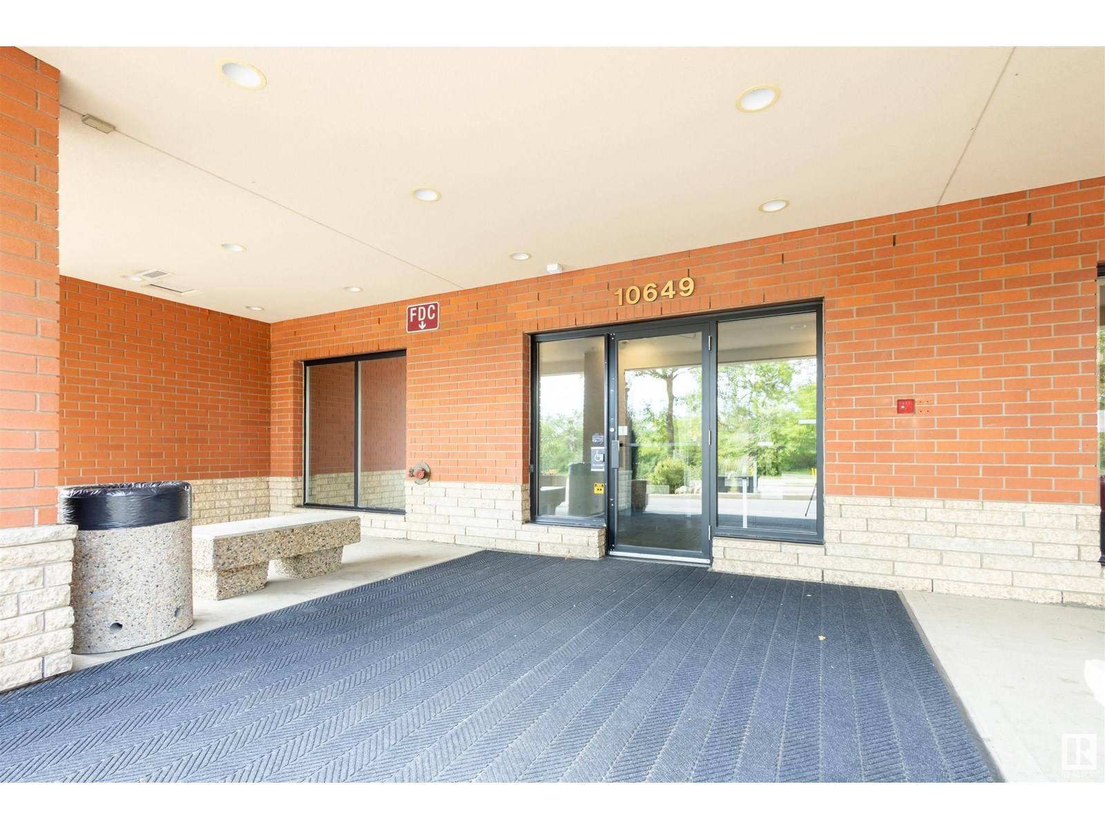Edmonton, AB T6E6S8,#1101 10649 SASKATCHEWAN DR NW