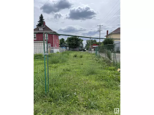 Edmonton, AB T5H0Z3,9352 107A AV NW