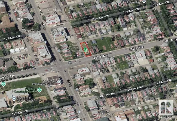 9352 107A AV NW, Edmonton, AB T5H0Z3