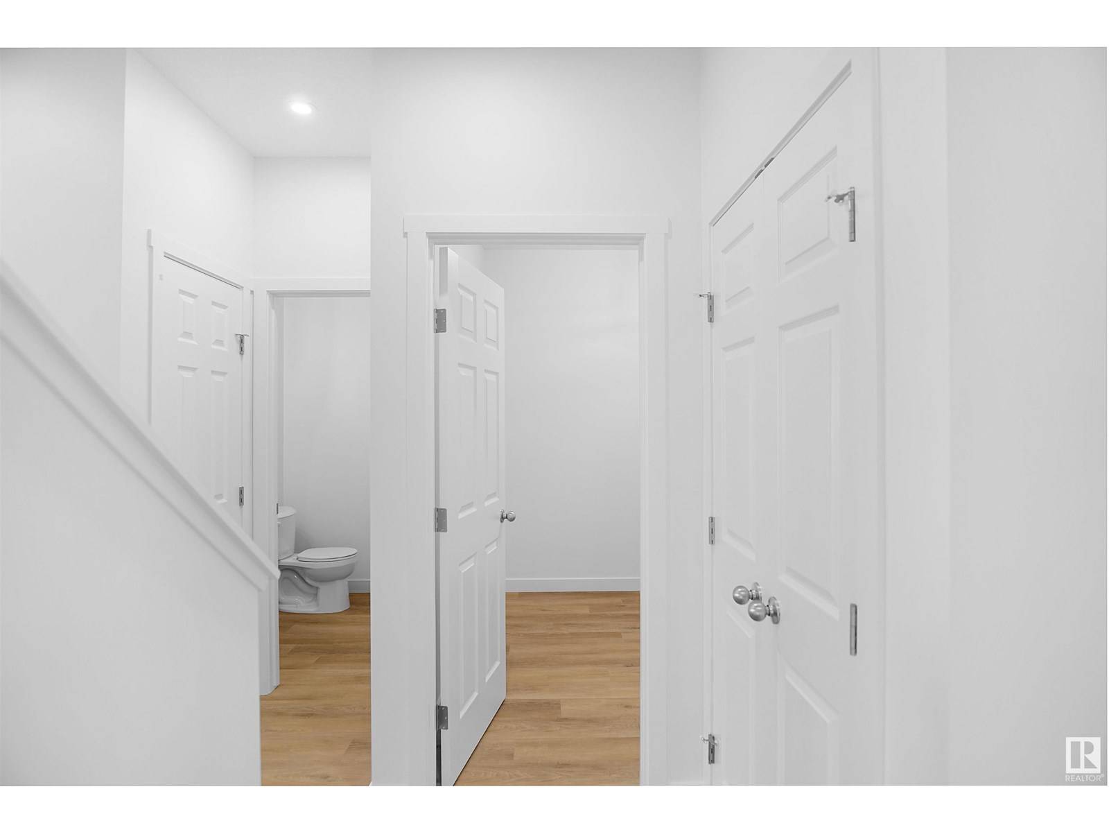 Edmonton, AB T5T4N5,22920 82 AV NW
