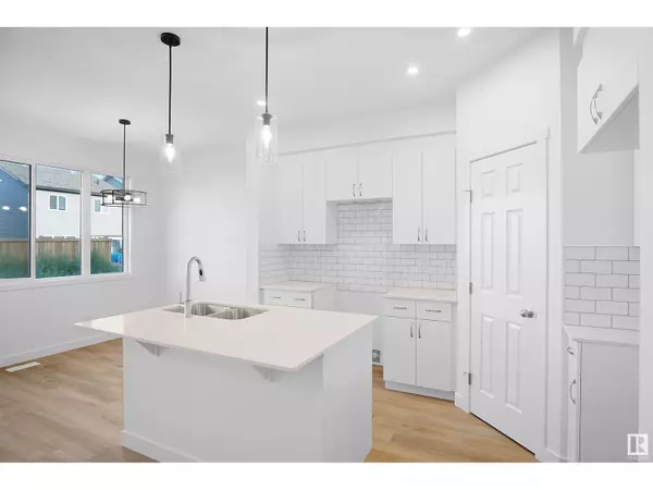 Edmonton, AB T5T4N5,22920 82 AV NW