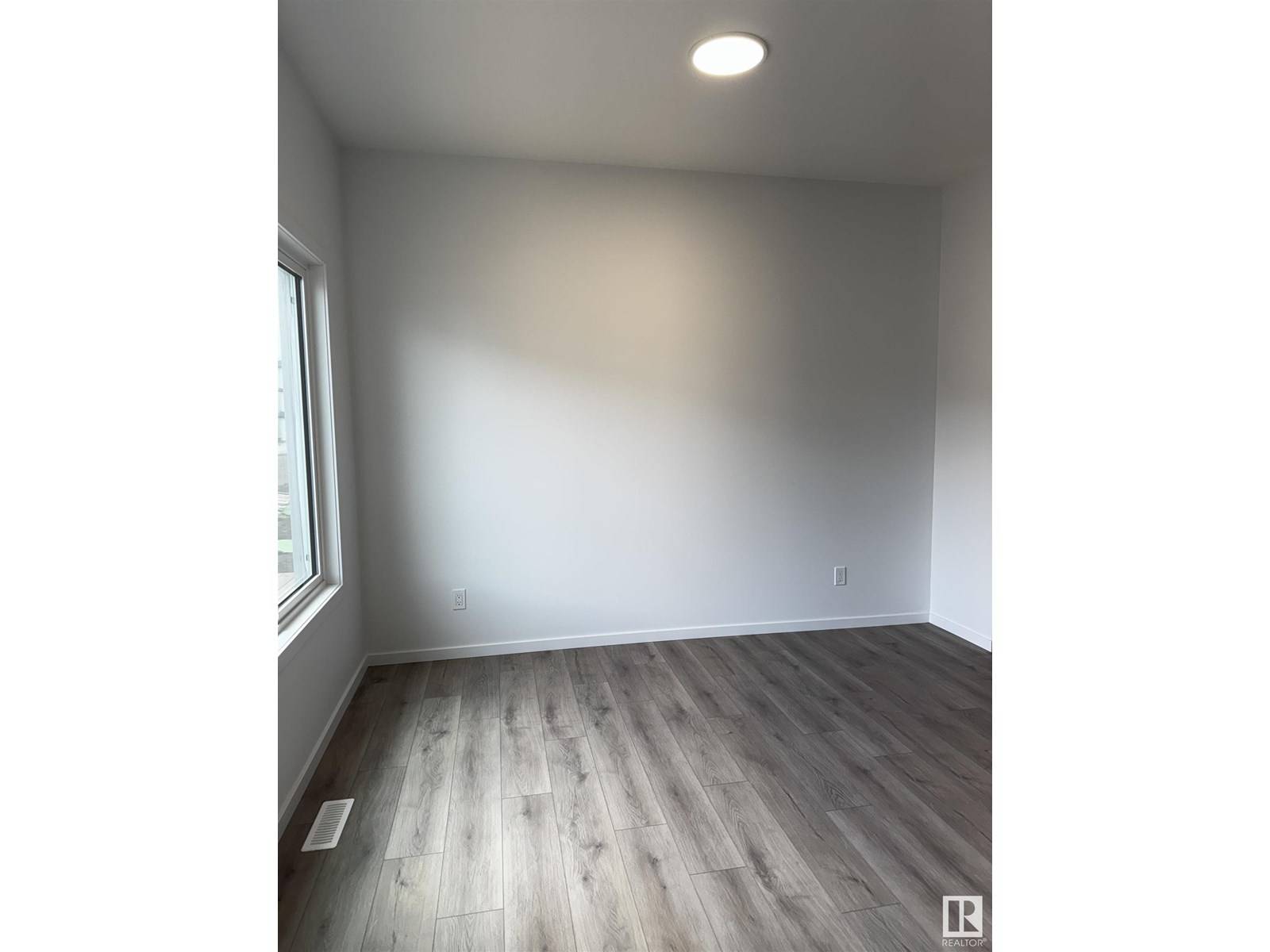 Edmonton, AB T6M3G4,9083 Elves LO NW NW