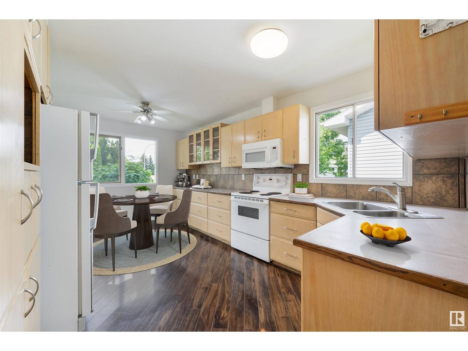 Spruce Grove, AB T7X2E2,9 COLLINGWOOD AV