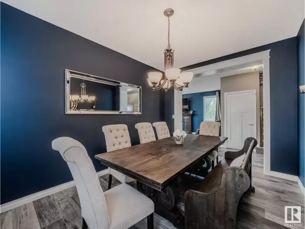 Edmonton, AB T5Y0K4,5506 168A AV NW