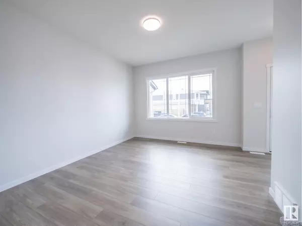 Edmonton, AB T5Y4G1,604 174 AV NE