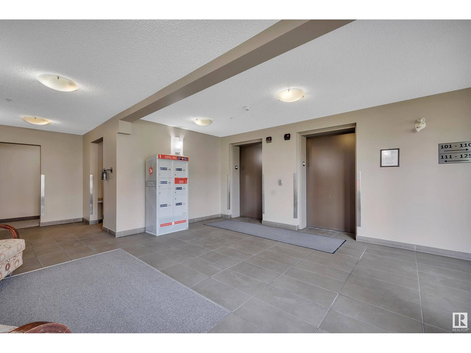 Edmonton, AB T6V1Y5,#110 13907 136 ST NW NW
