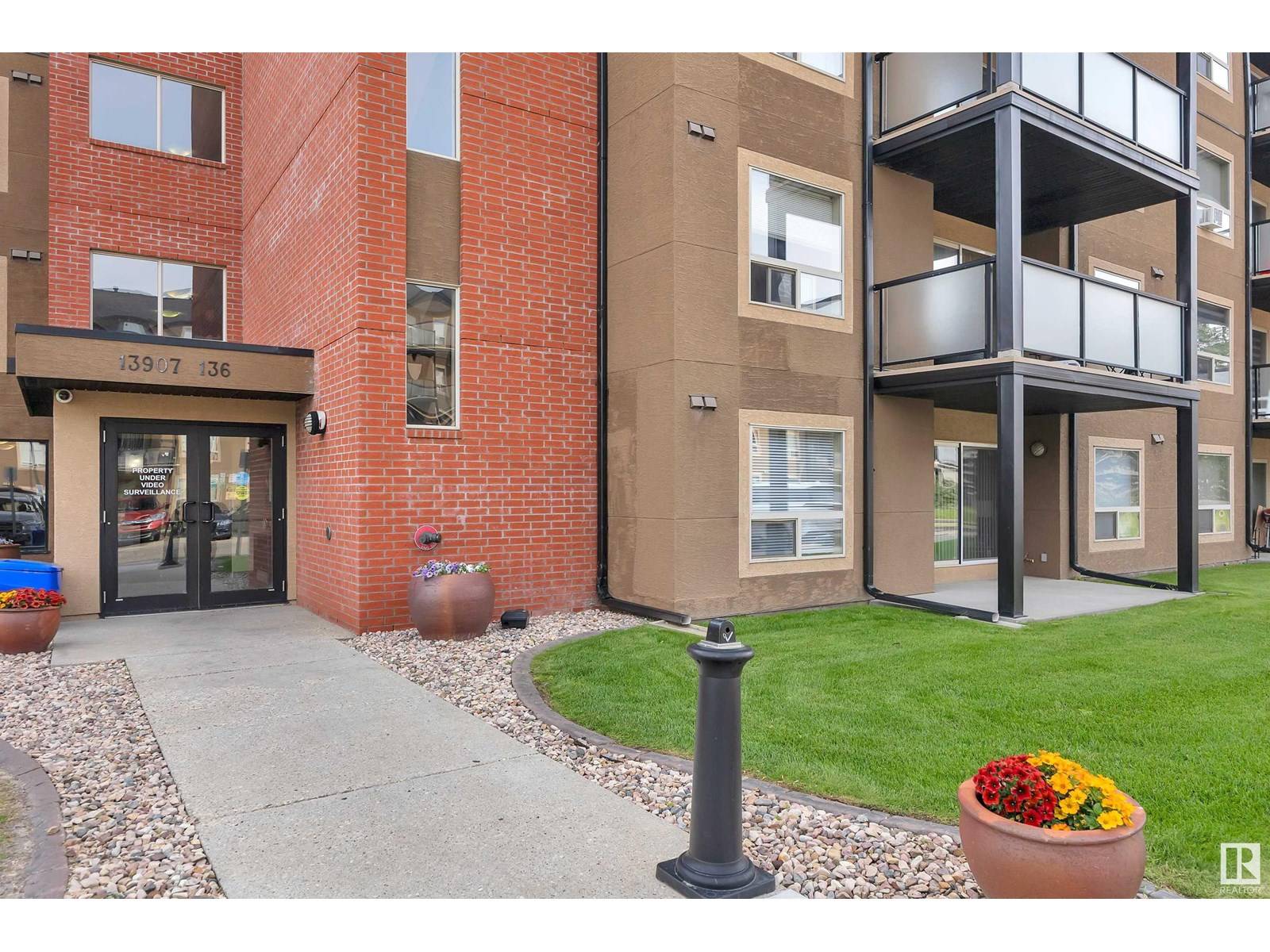 Edmonton, AB T6V1Y5,#110 13907 136 ST NW NW