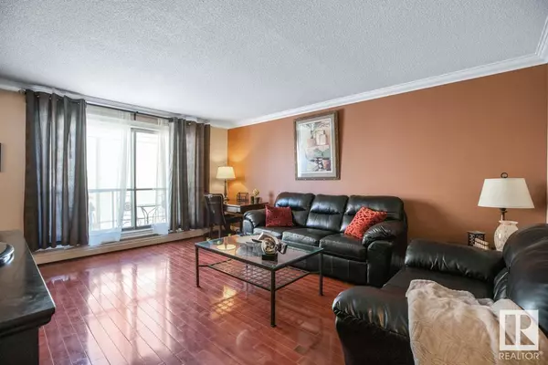 Edmonton, AB T6E2E4,#306 10745 83 AV NW