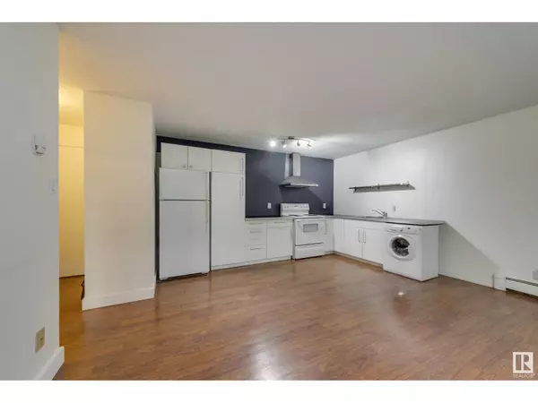 Edmonton, AB T6E2C3,#5 10015 83 AV NW