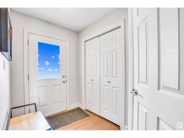 Edmonton, AB T6W1Z1,6863 CARDINAL LI SW
