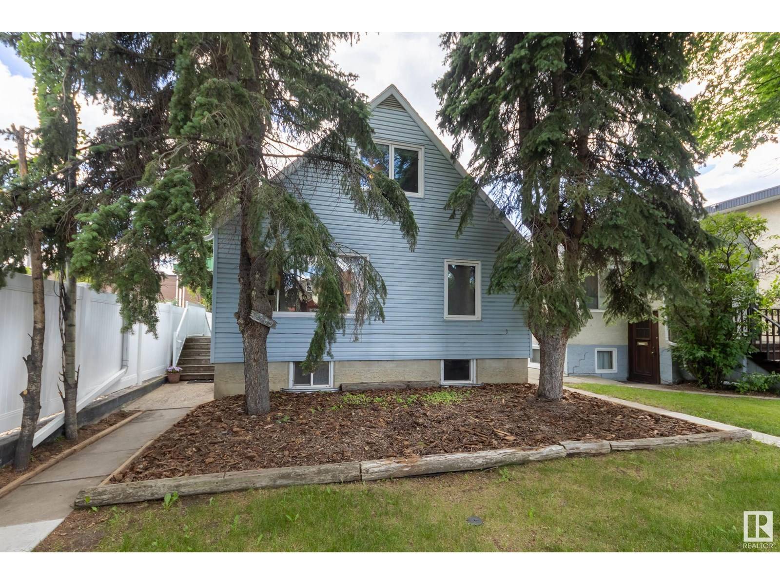 9909 87 AV NW, Edmonton, AB T6E2N8
