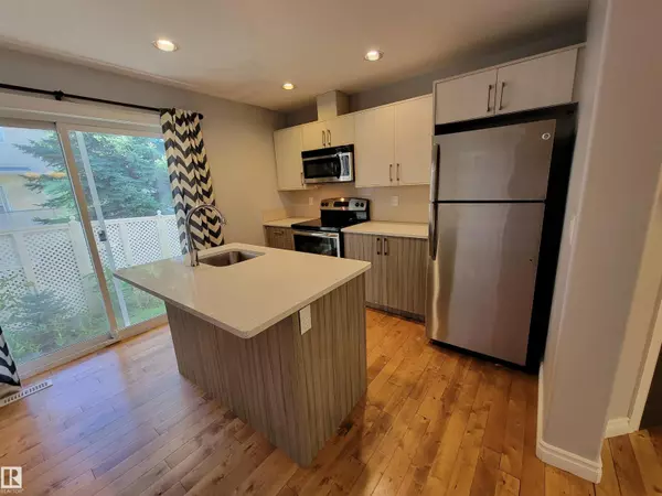 Edmonton, AB T6C1B1,#1-4 8514 83 AV NW