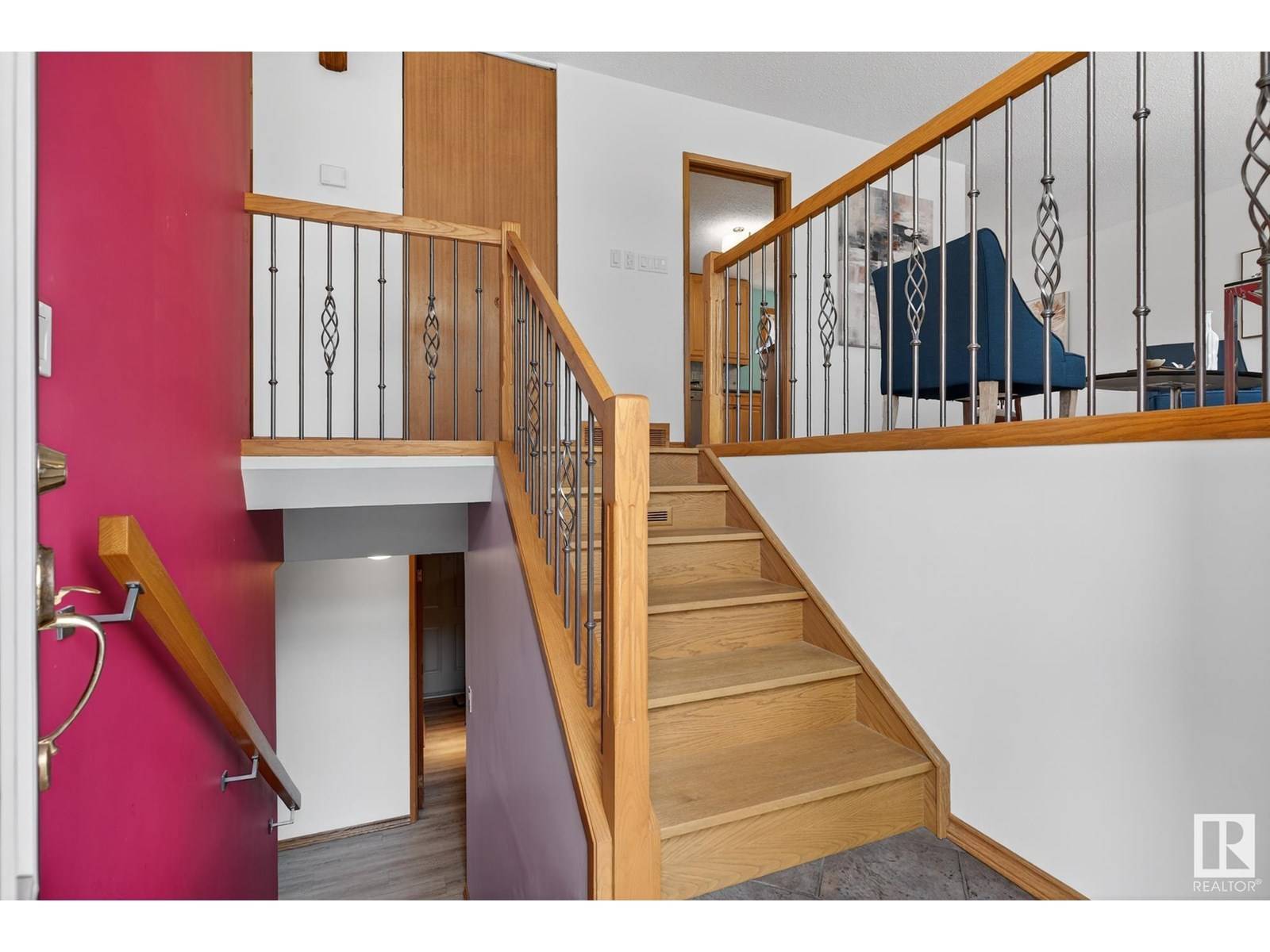 Edmonton, AB T5P2H6,10326 154 ST NW