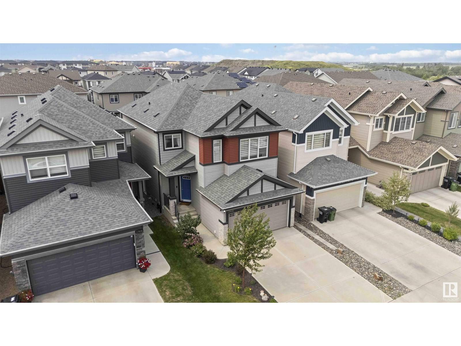 Edmonton, AB T5Y0Y8,17638 63A ST NW
