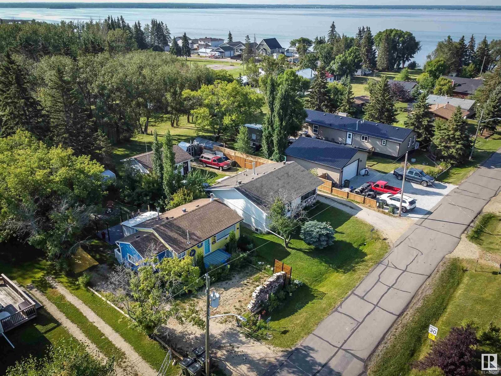 303 3 ST, Rural Lac Ste. Anne County, AB T0E1A0