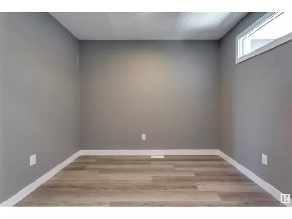 Beaumont, AB T4X2Z8,7122 52 AV