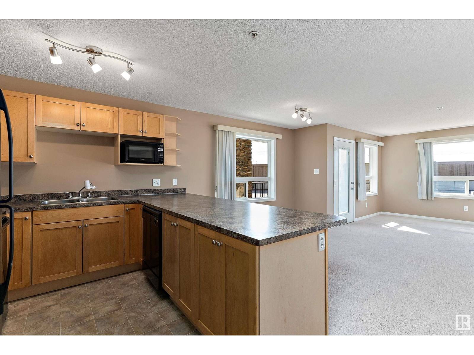 #1124 9363 SIMPSON DR NW, Edmonton, AB T6R0N2